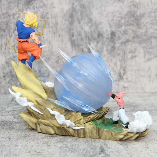 ragon Ball Z: Goku Super Saiyan vs Buu Diorama Statue | 21cm PVC Figure