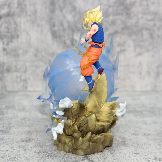 ragon Ball Z: Goku Super Saiyan vs Buu Diorama Statue | 21cm PVC Figure